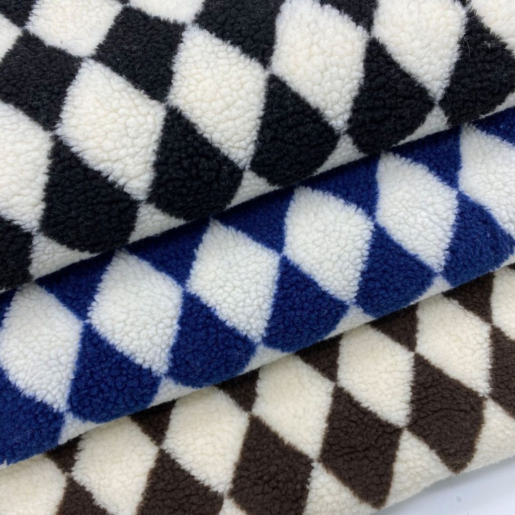 Polar Fleece Production Process: Knitting, Dyeing and Brushing