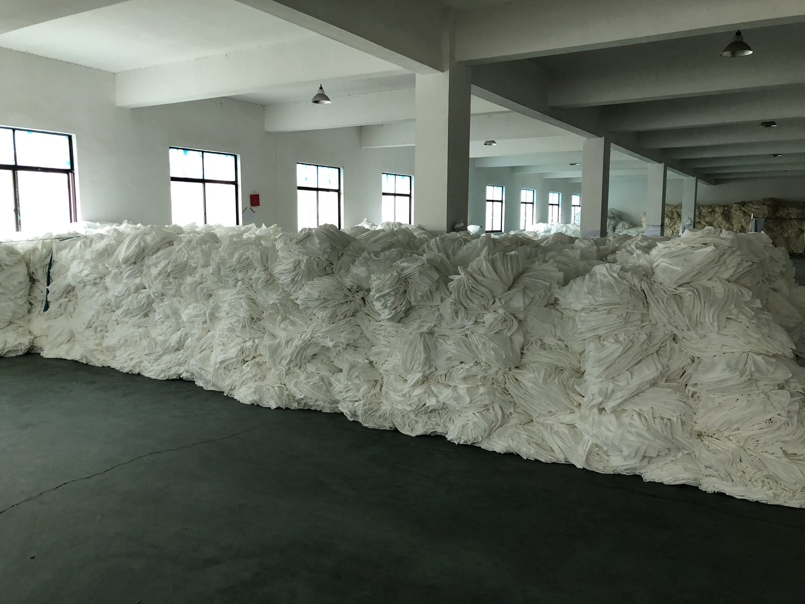 Bulk fleece fabric prepared in a textile warehouse
