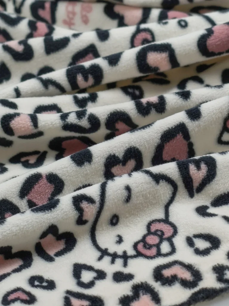 AOP Velour detail image 2