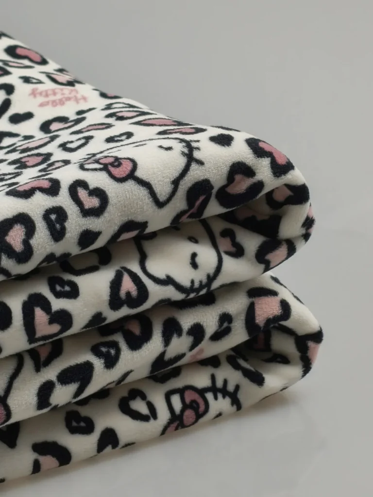 AOP Velour detail image 3
